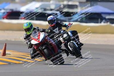 media/Oct-09-2022-SoCal Trackdays (Sun) [[95640aeeb6]]/Turn 2 (1110am)/